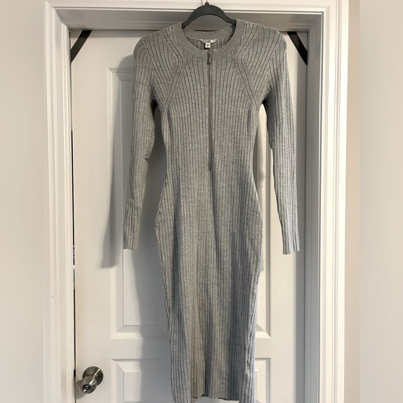 Beautiful soft sweater dress in grey. Only wore twice - Picture 1 of 4